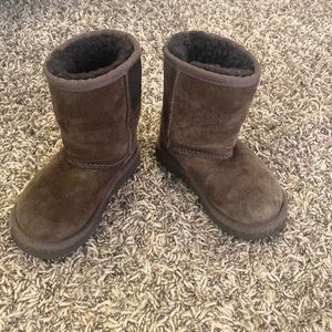 UGG size toddler 8 brown boots